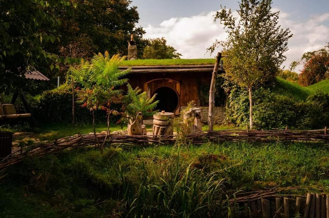 Hotel Valea Celor Doisprezece Piriu Dobreni Exterior foto