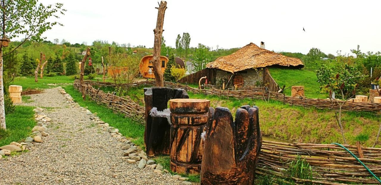 Hotel Valea Celor Doisprezece Piriu Dobreni Exterior foto